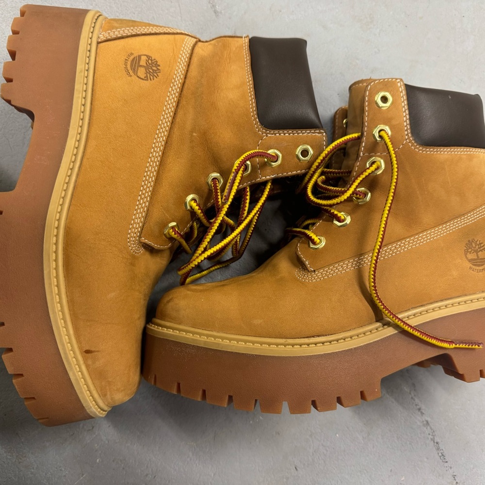 Women’s Timberland platform Leather Boots 8.5